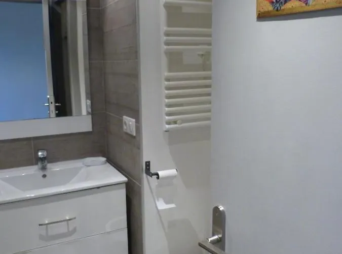 10mm A Pied Des Plages, Olympe Climatisé